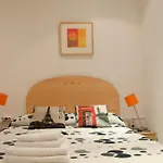 Aribau بيت ضيافة *